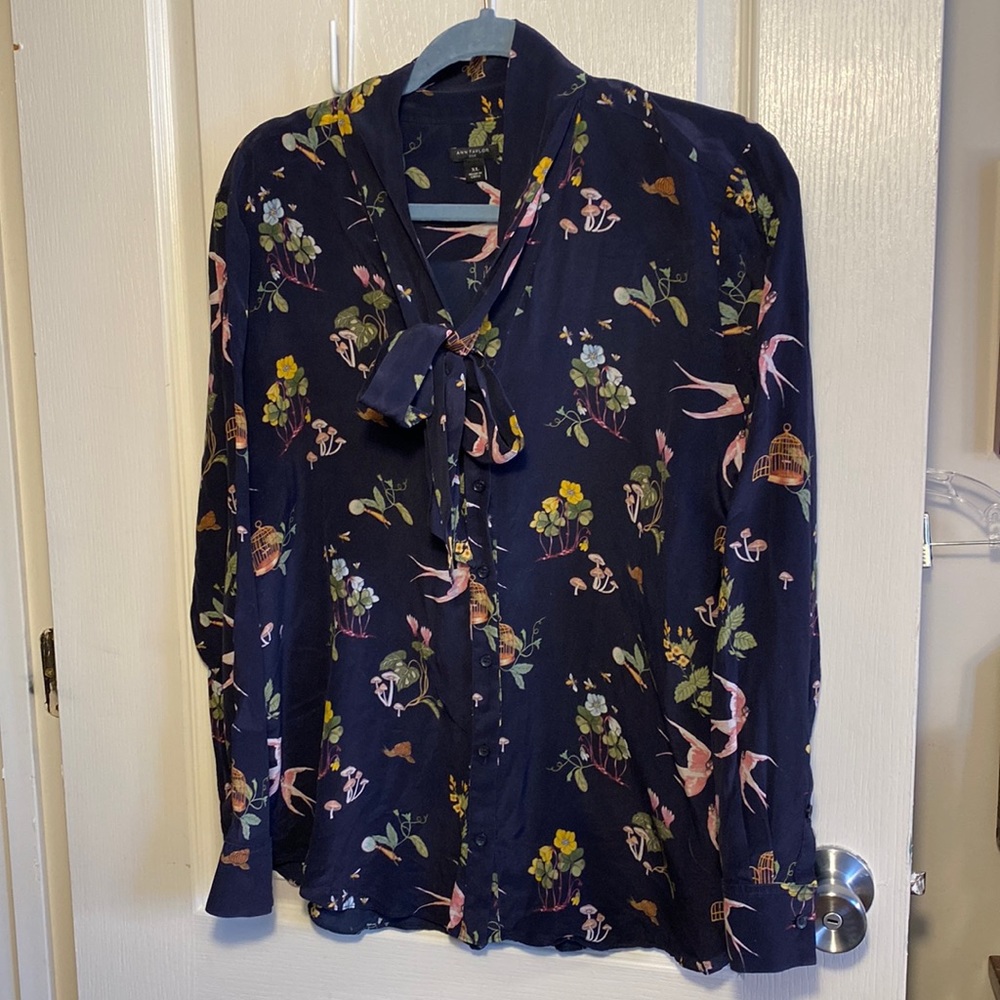 Ann Taylor 100% silk blouse with flowers and snails